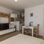 Meet & Greet- With Terrace And Sea View * Dubrovnik
