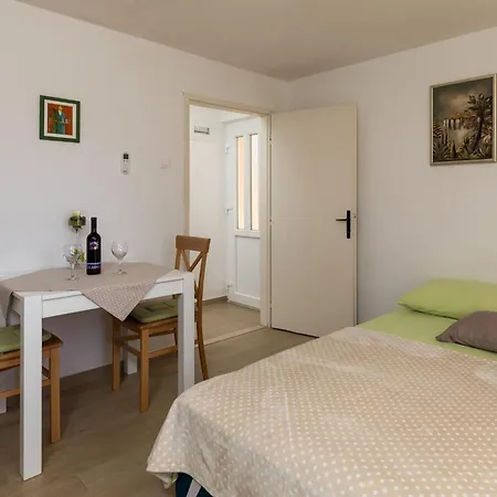 Meet & Greet- With Terrace And Sea View *